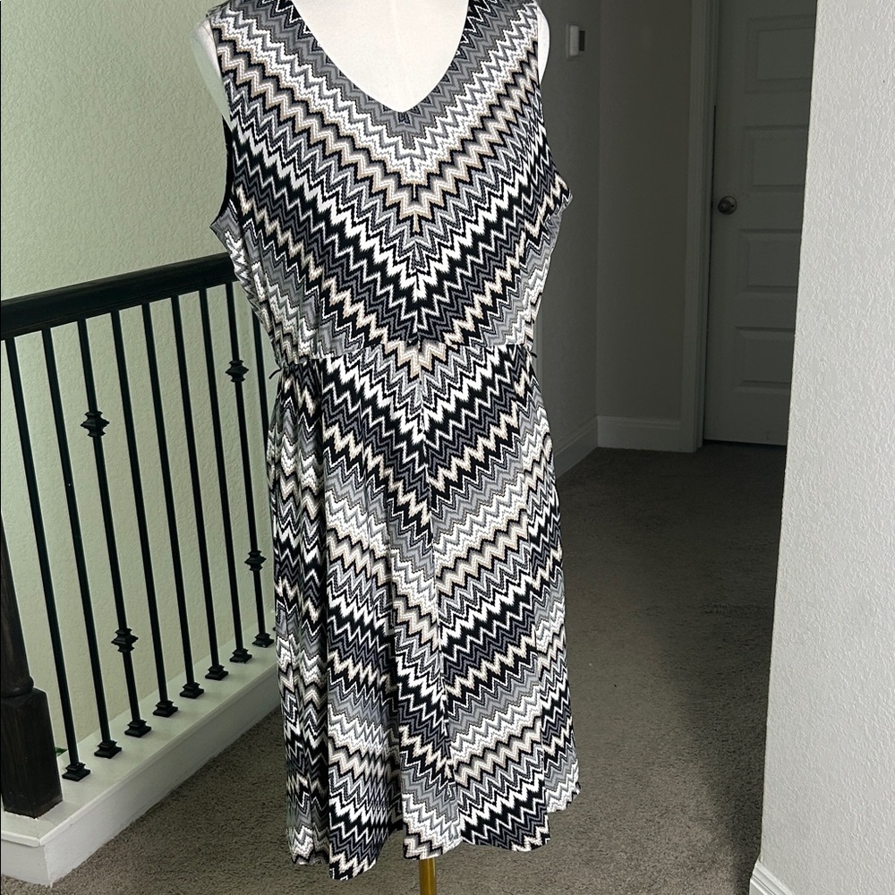 Chevron Pattern Sleeveless Dress